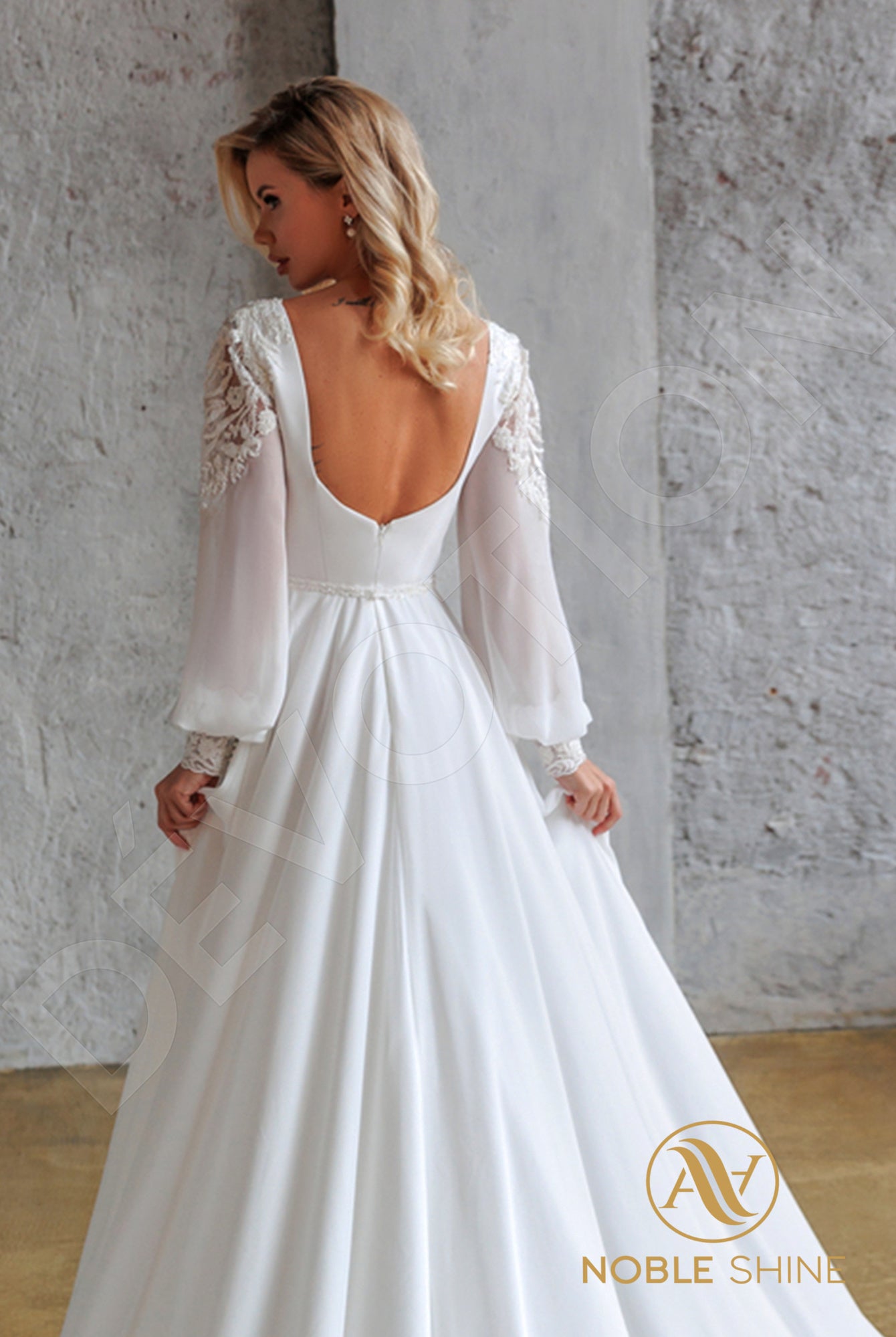 Dakey Open back A-line Long sleeve Wedding Dress 5