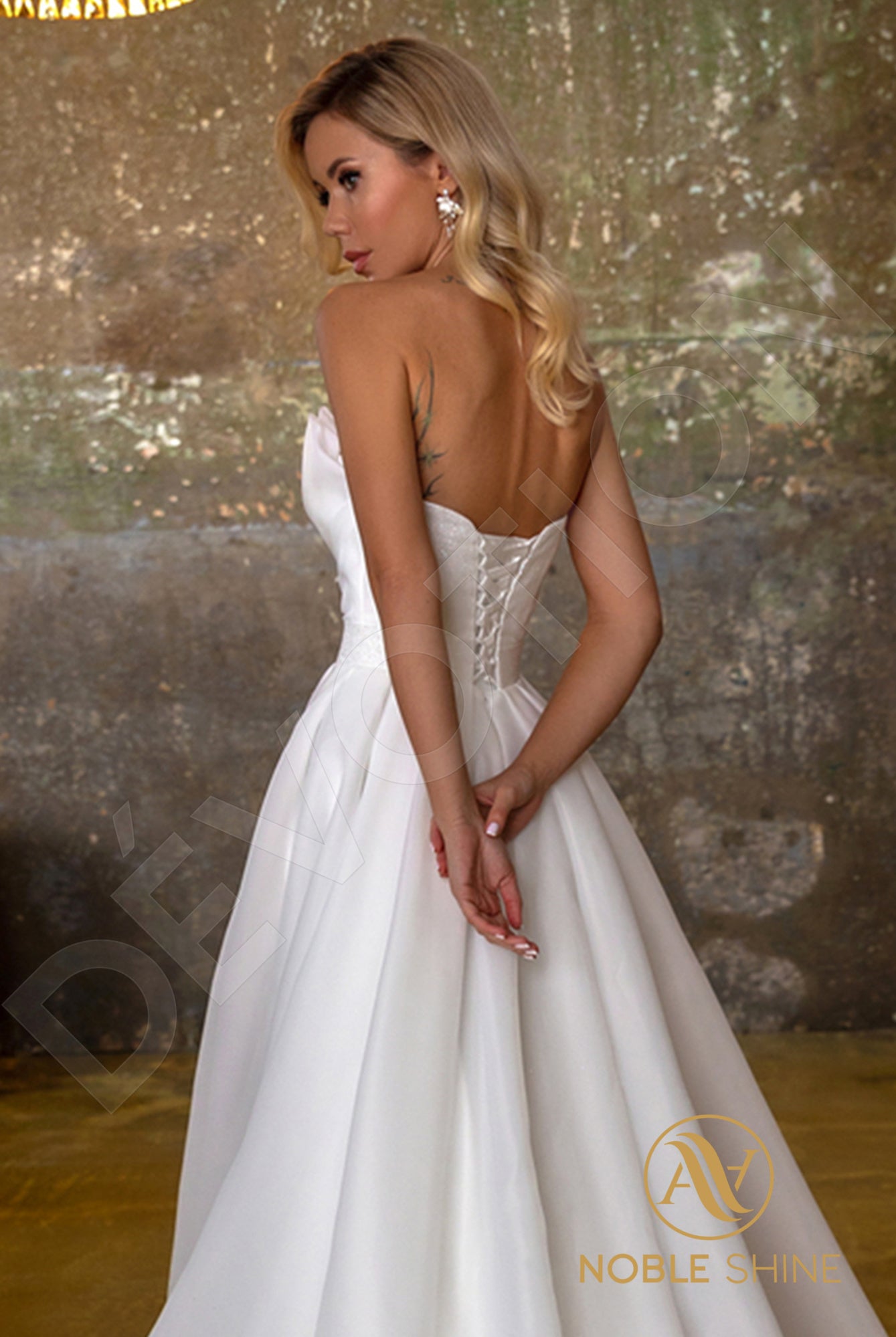 Komina Open back A-line Strapless Wedding Dress 3