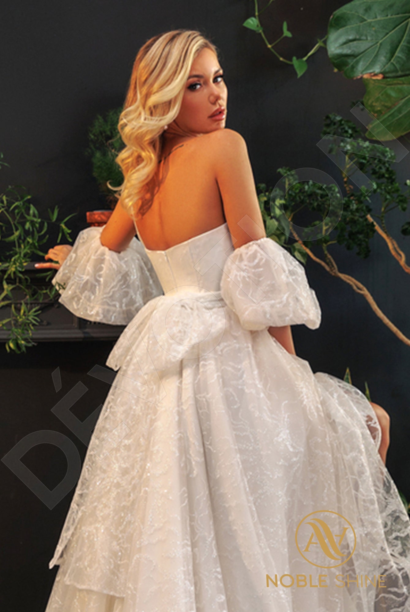 Mivin Open back A-line Detachable sleeves Wedding Dress 3