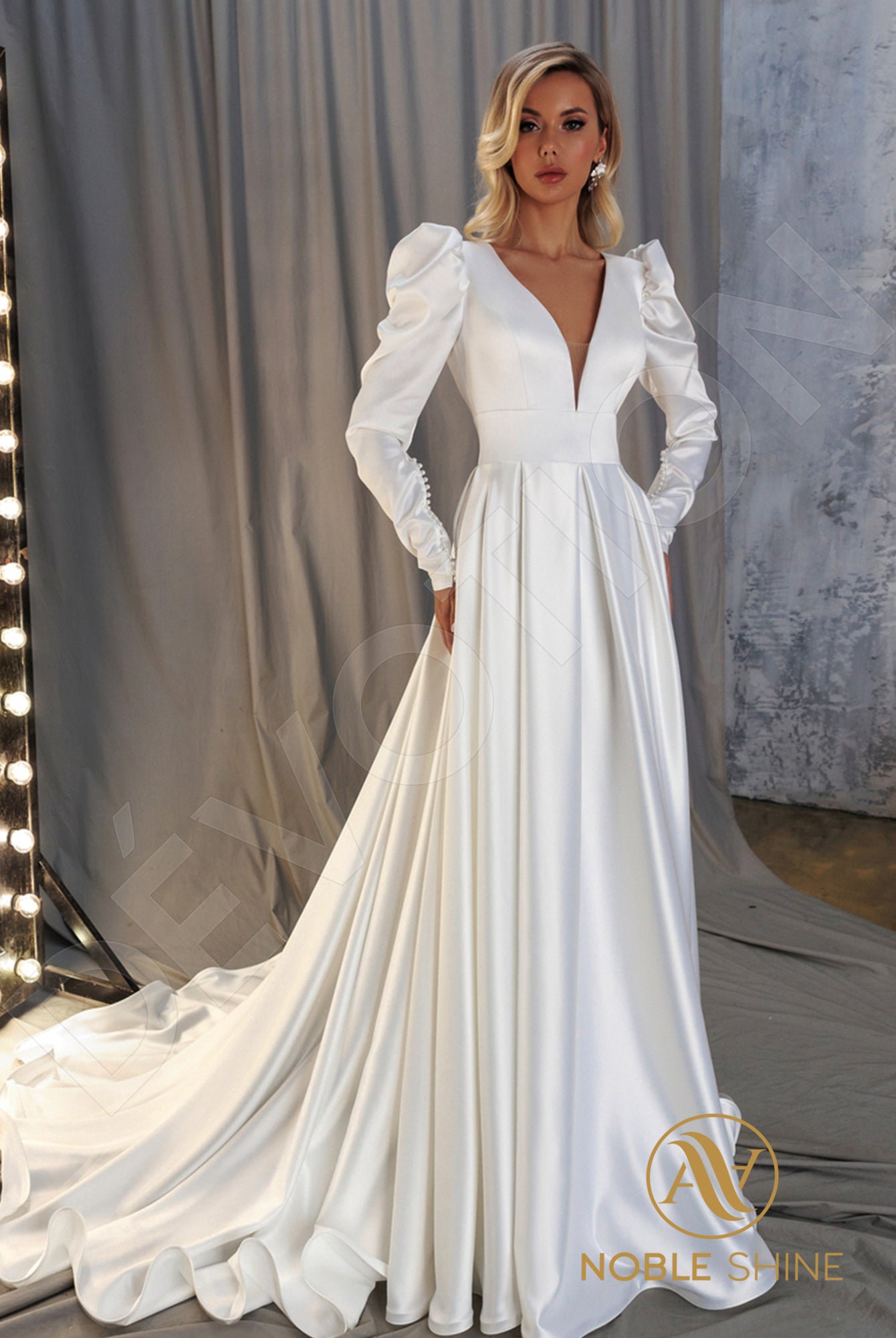 Avonmora Open back A-line Long sleeve Wedding Dress Front