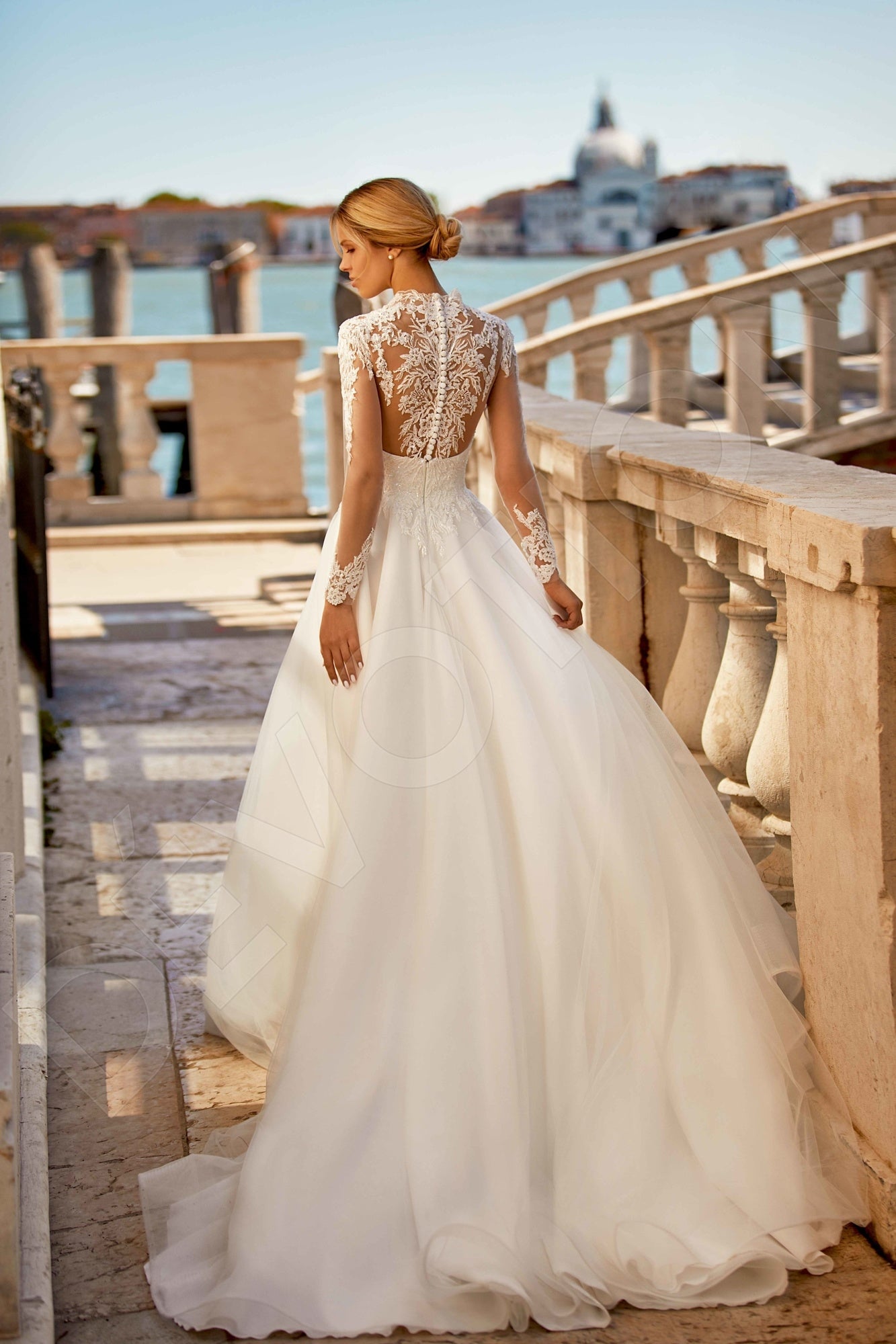 Holis A-line Deep V-neck Ivory Wedding dress 6