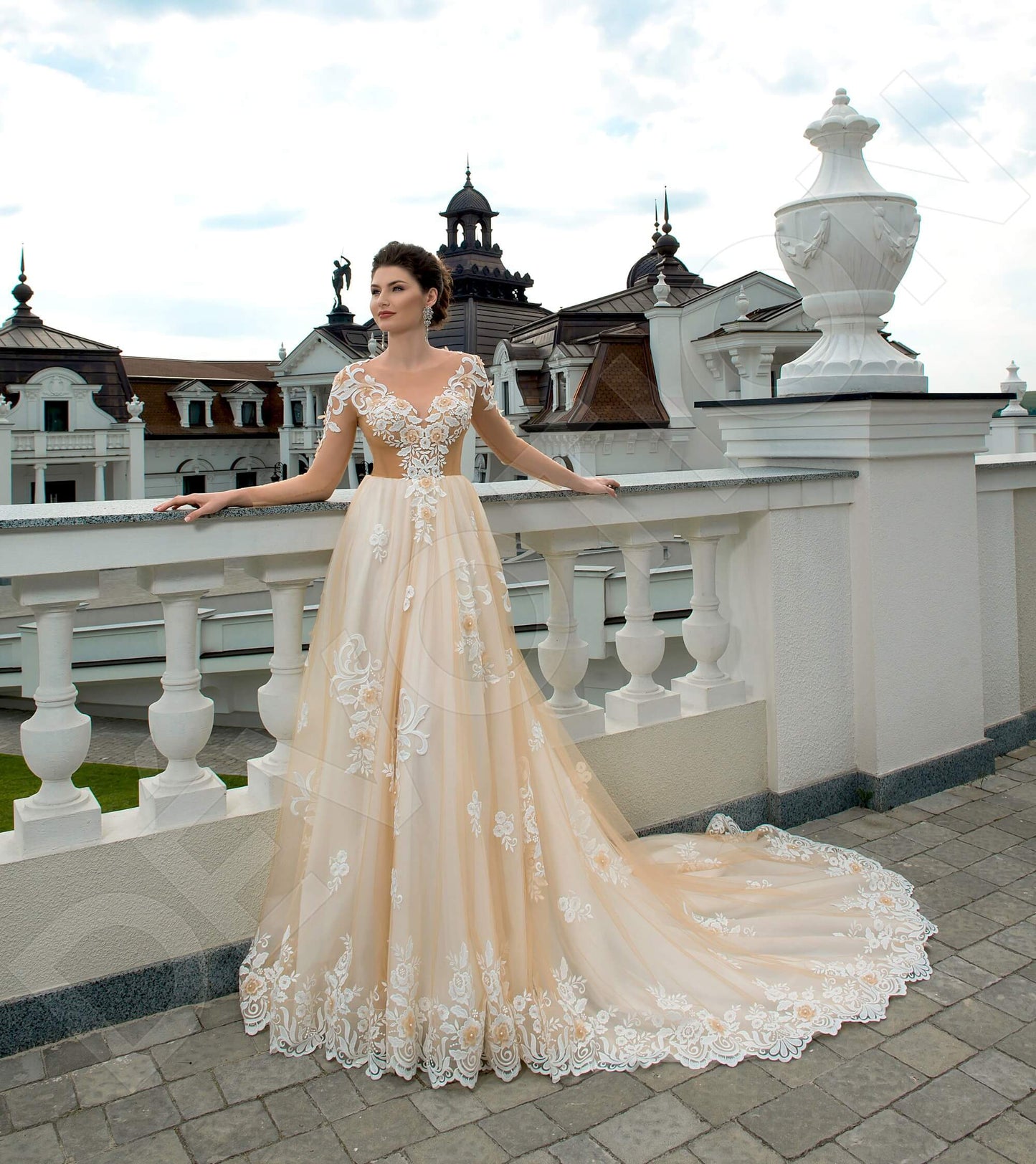Laurentina Full back A-line 3/4 sleeve Wedding Dress 4
