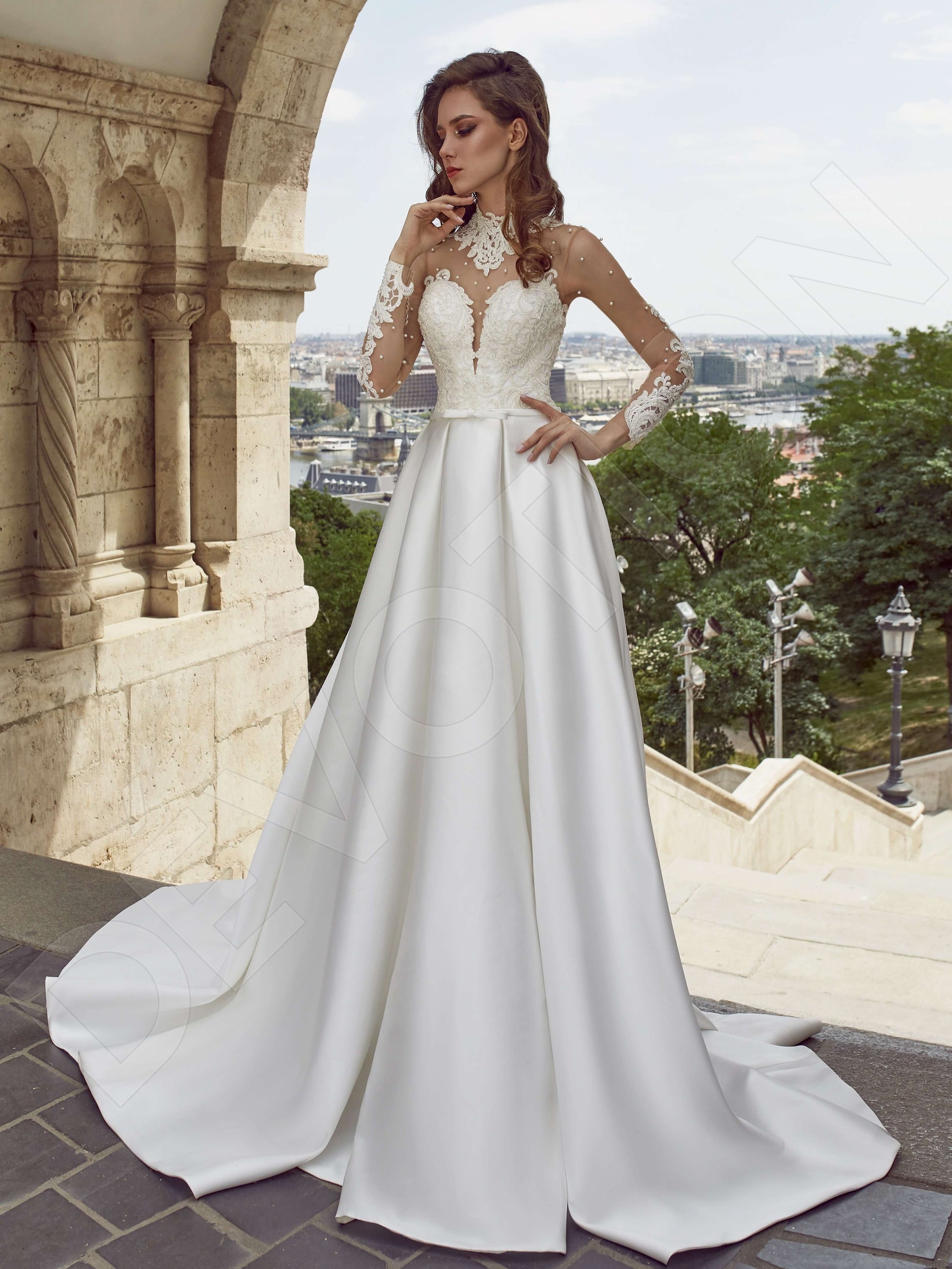 Gerda A-line High neck White Milk Wedding dress