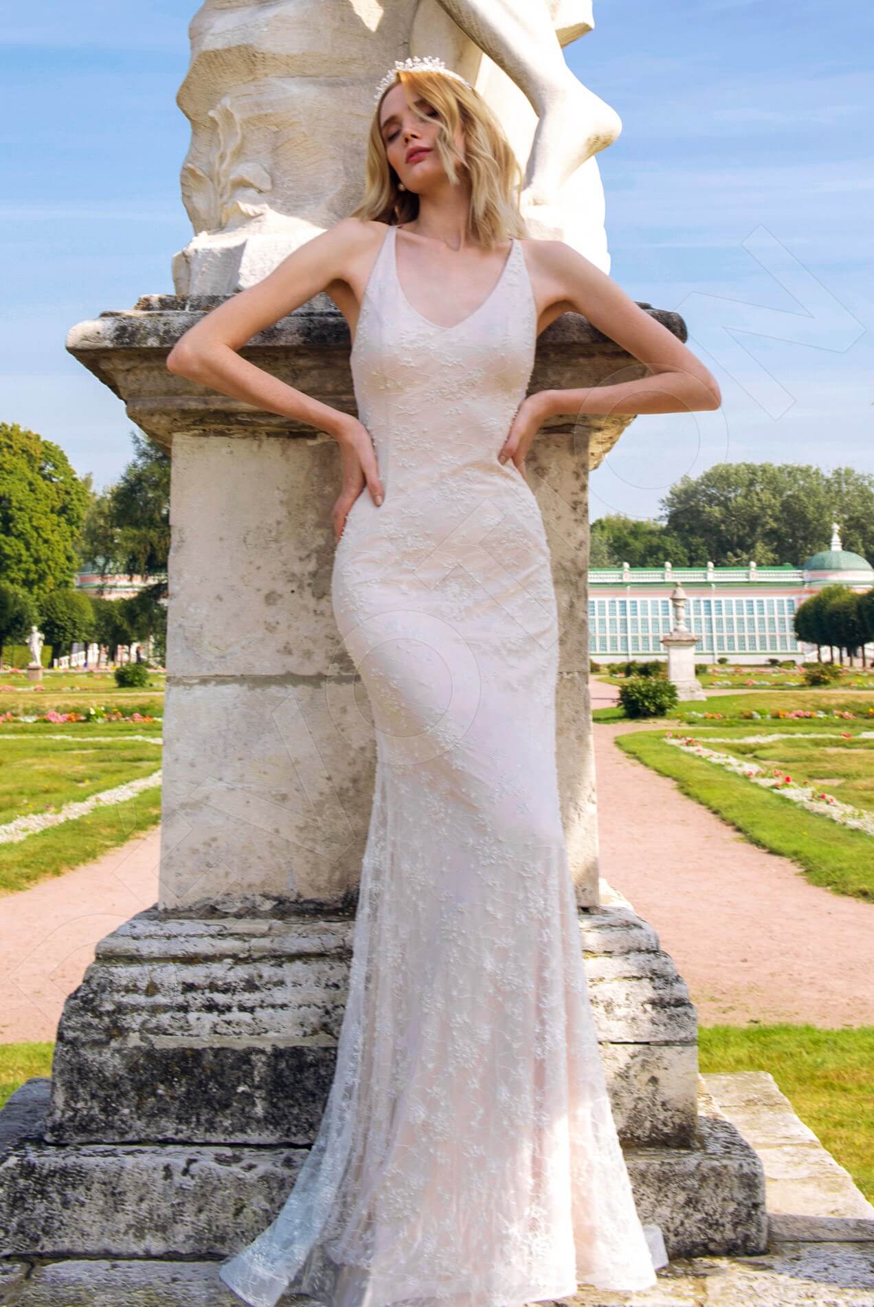Andina Sheath/Column Scoop Powder Wedding dress