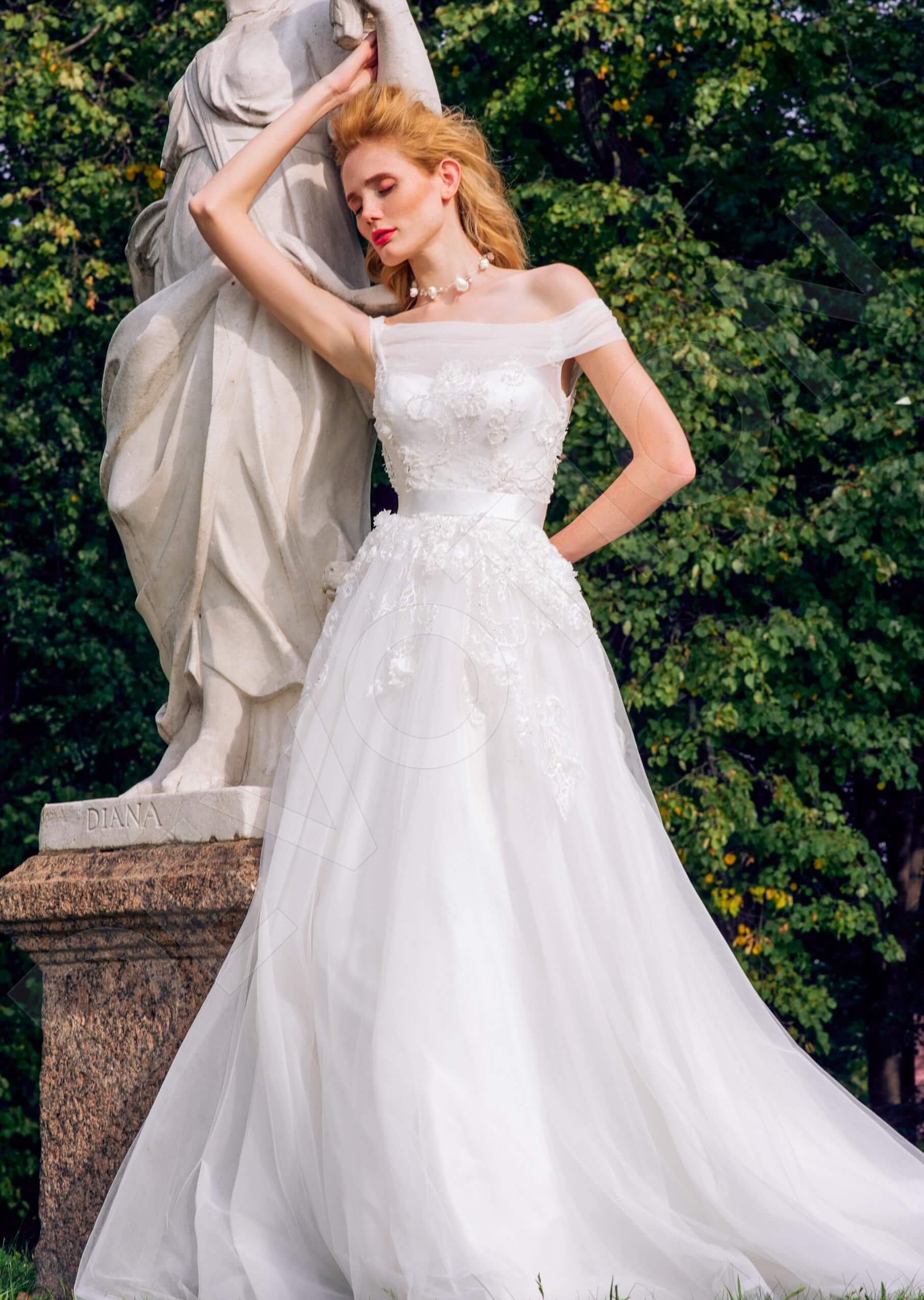 Loe Princess/Ball Gown Off-shoulder/Drop shoulders Lightivory Wedding dress