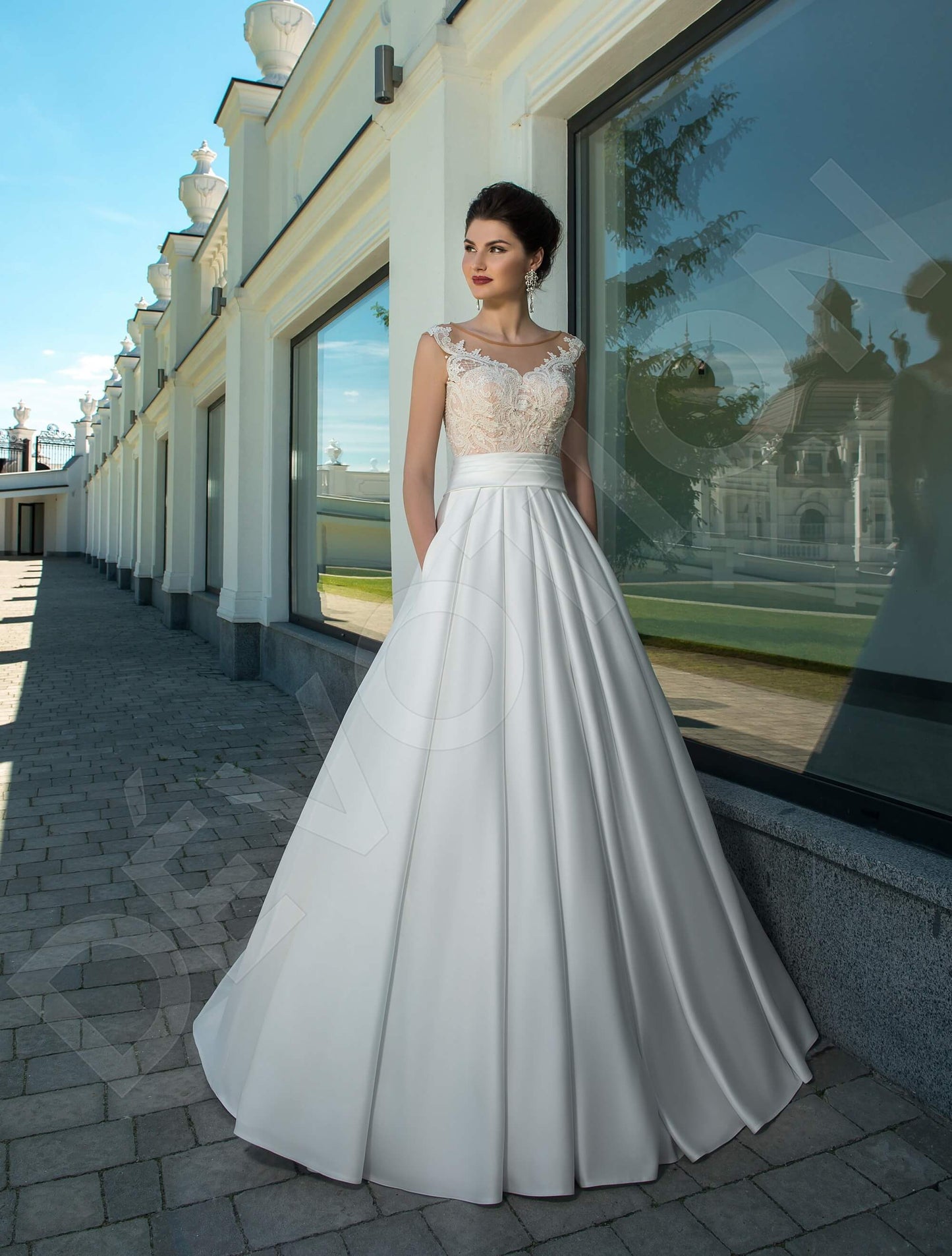 Fila Illusion back A-line Sleeveless Wedding Dress 4
