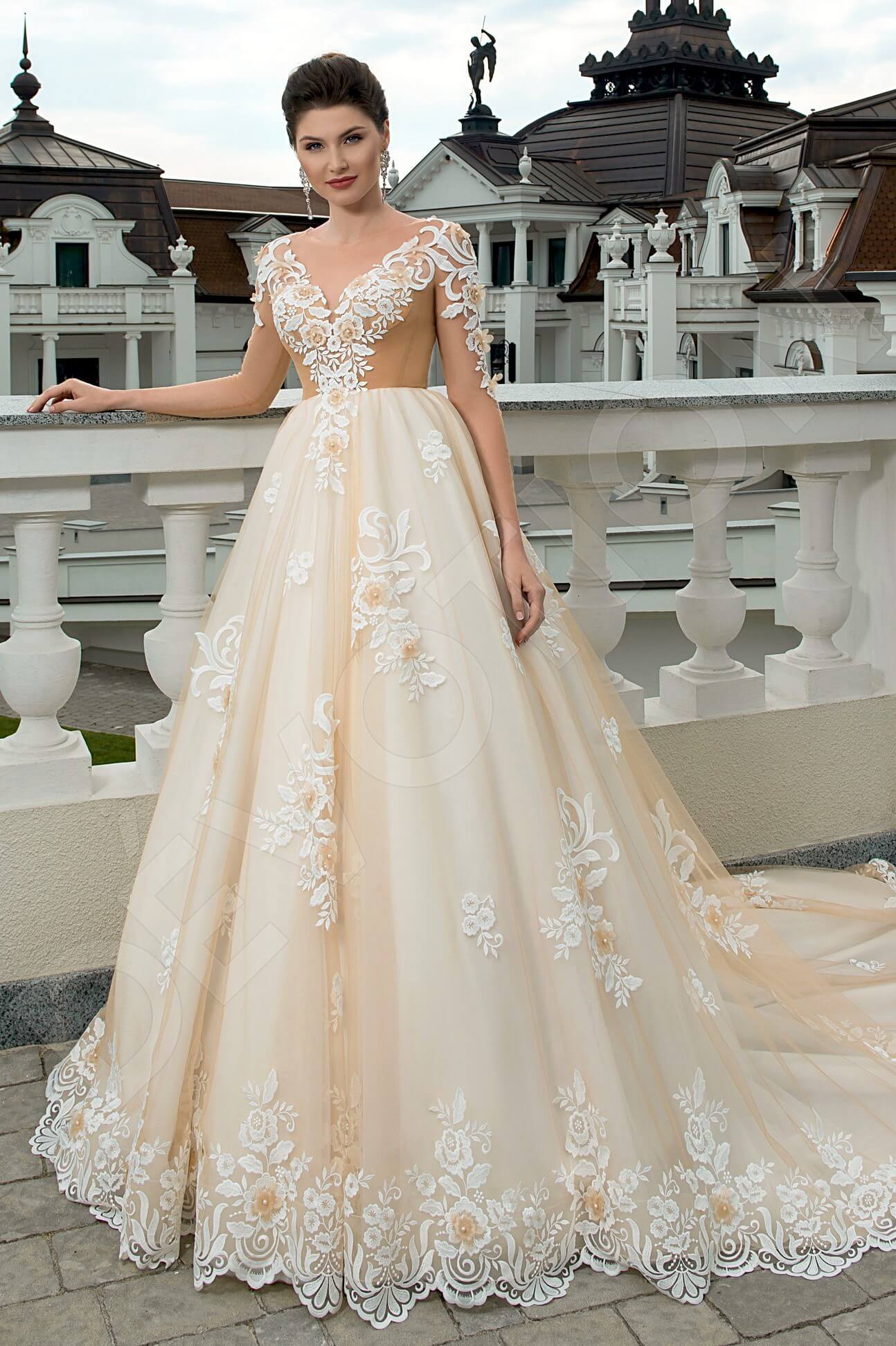 Laurentina Full back A-line 3/4 sleeve Wedding Dress Front