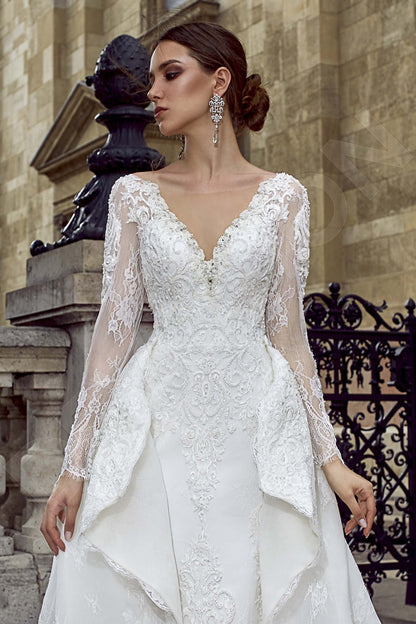 Agatha Open back A-line Long sleeve Wedding Dress 2