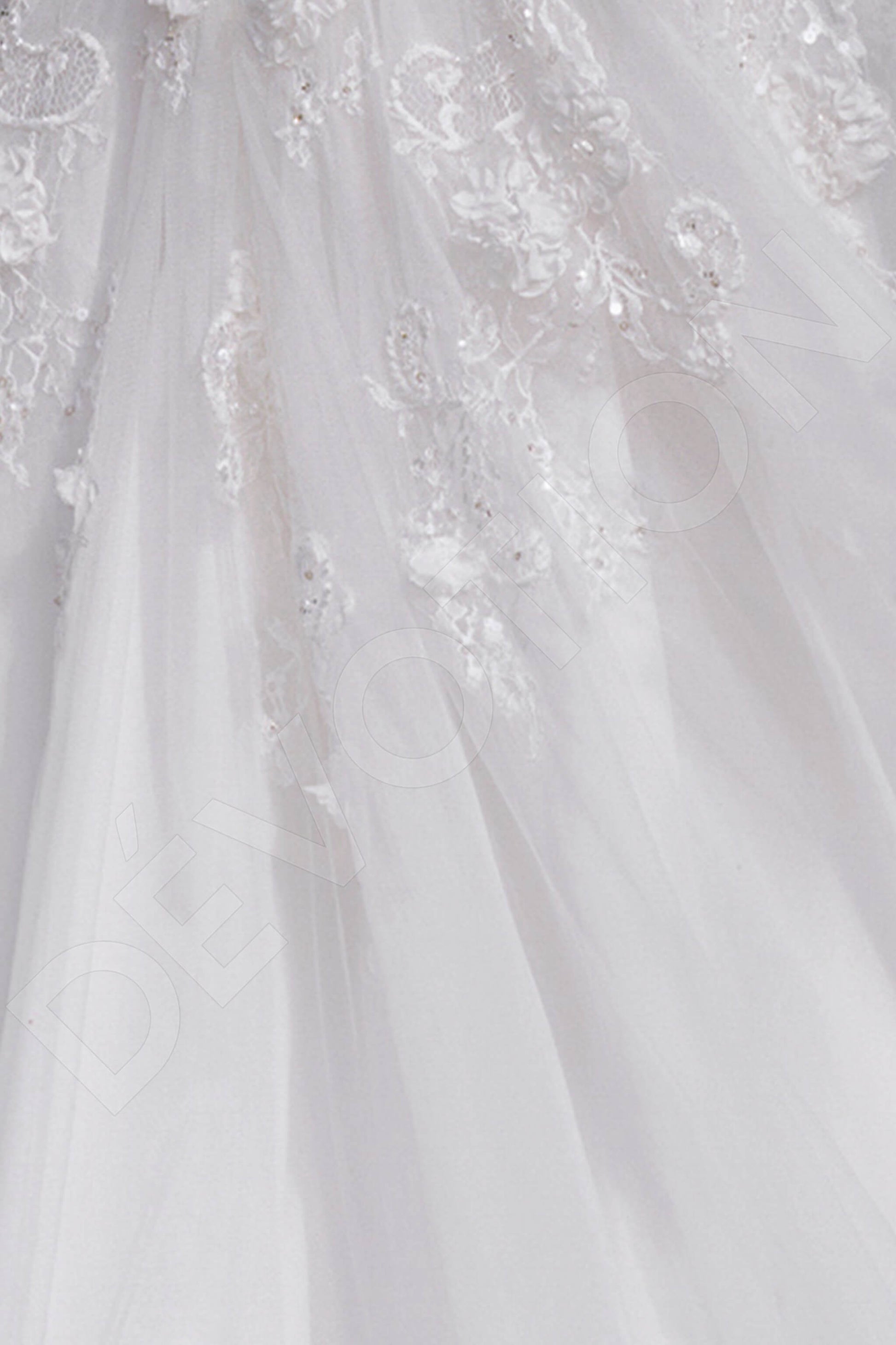 Loe Princess/Ball Gown Off-shoulder/Drop shoulders Lightivory Wedding dress