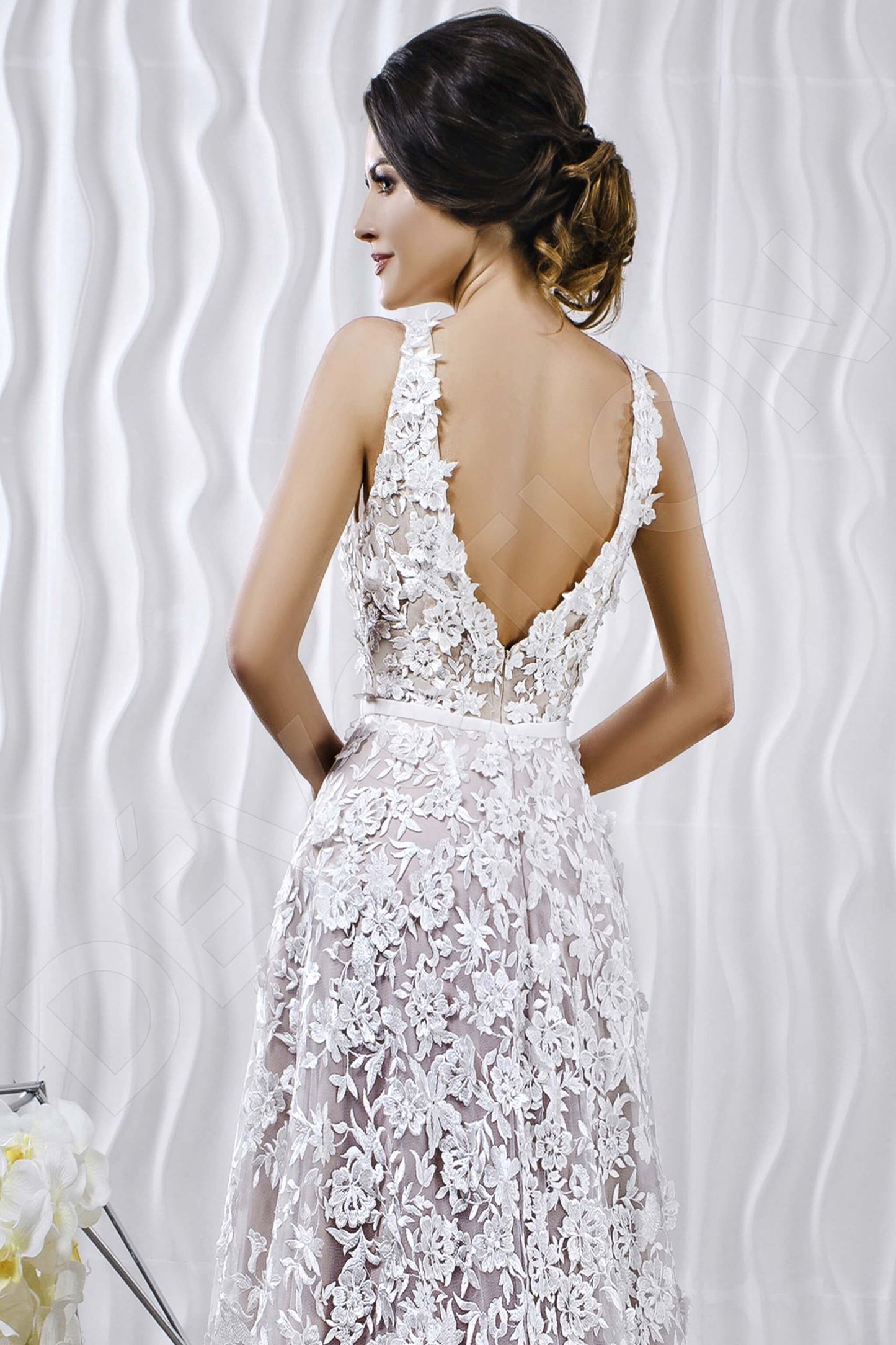 Courtney Open back A-line Sleeveless Wedding Dress 3