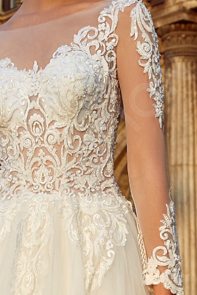 Tallea Full back A-line Long sleeve Wedding Dress 7
