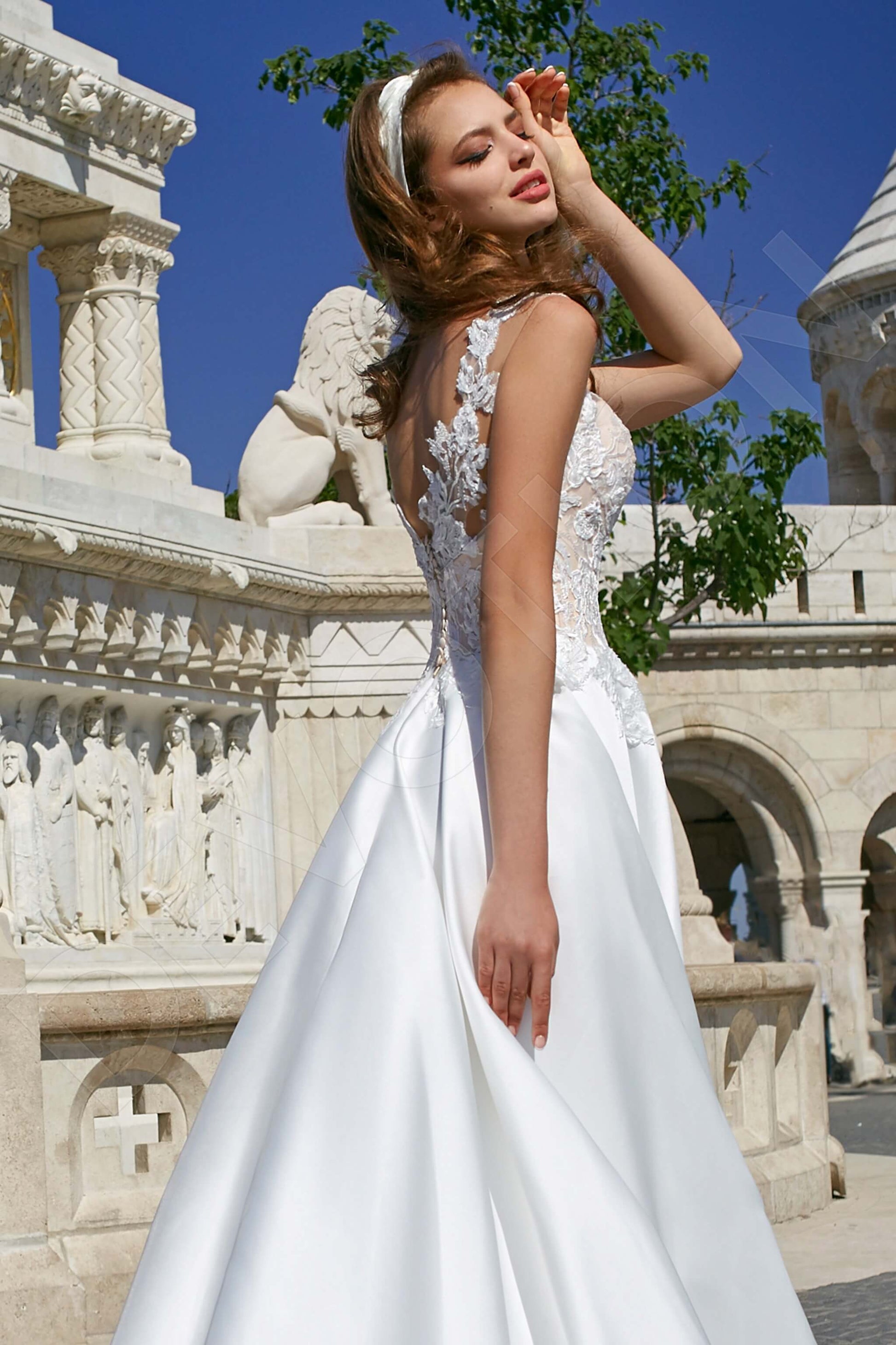 Vilia A-line Jewel White Powder Wedding dress
