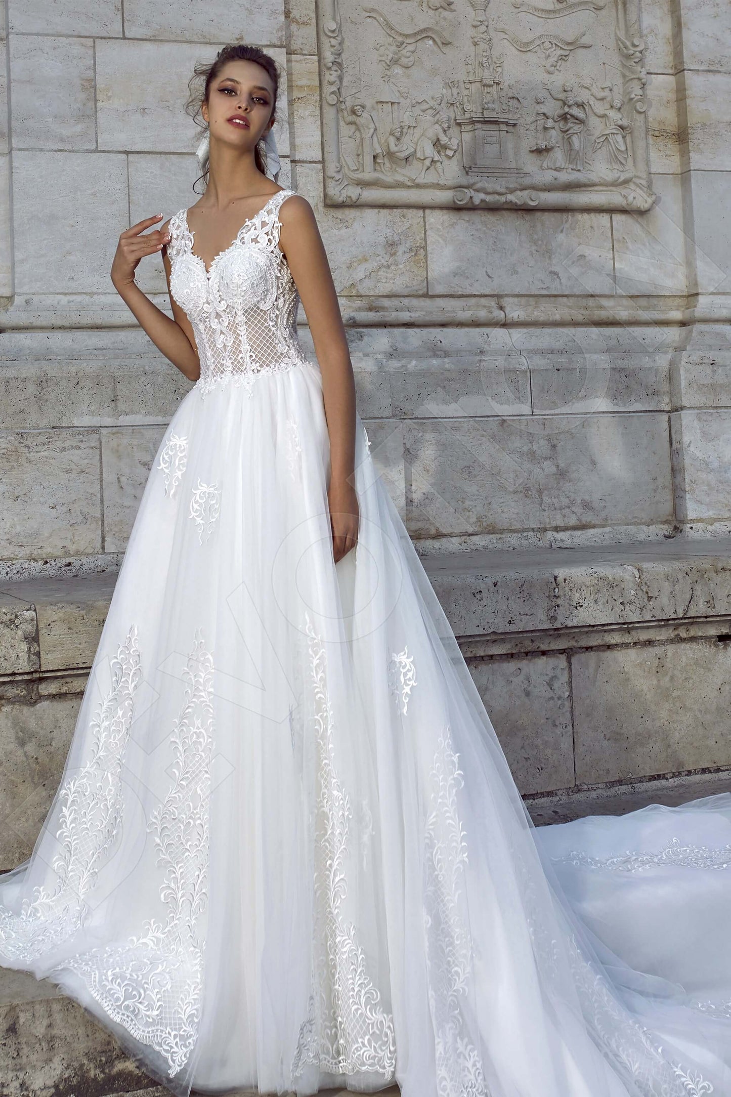 Maurinia Open back A-line Sleeveless Wedding Dress Front
