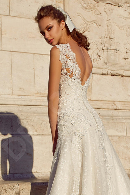 Tarinia Open back A-line Sleeveless Wedding Dress 4