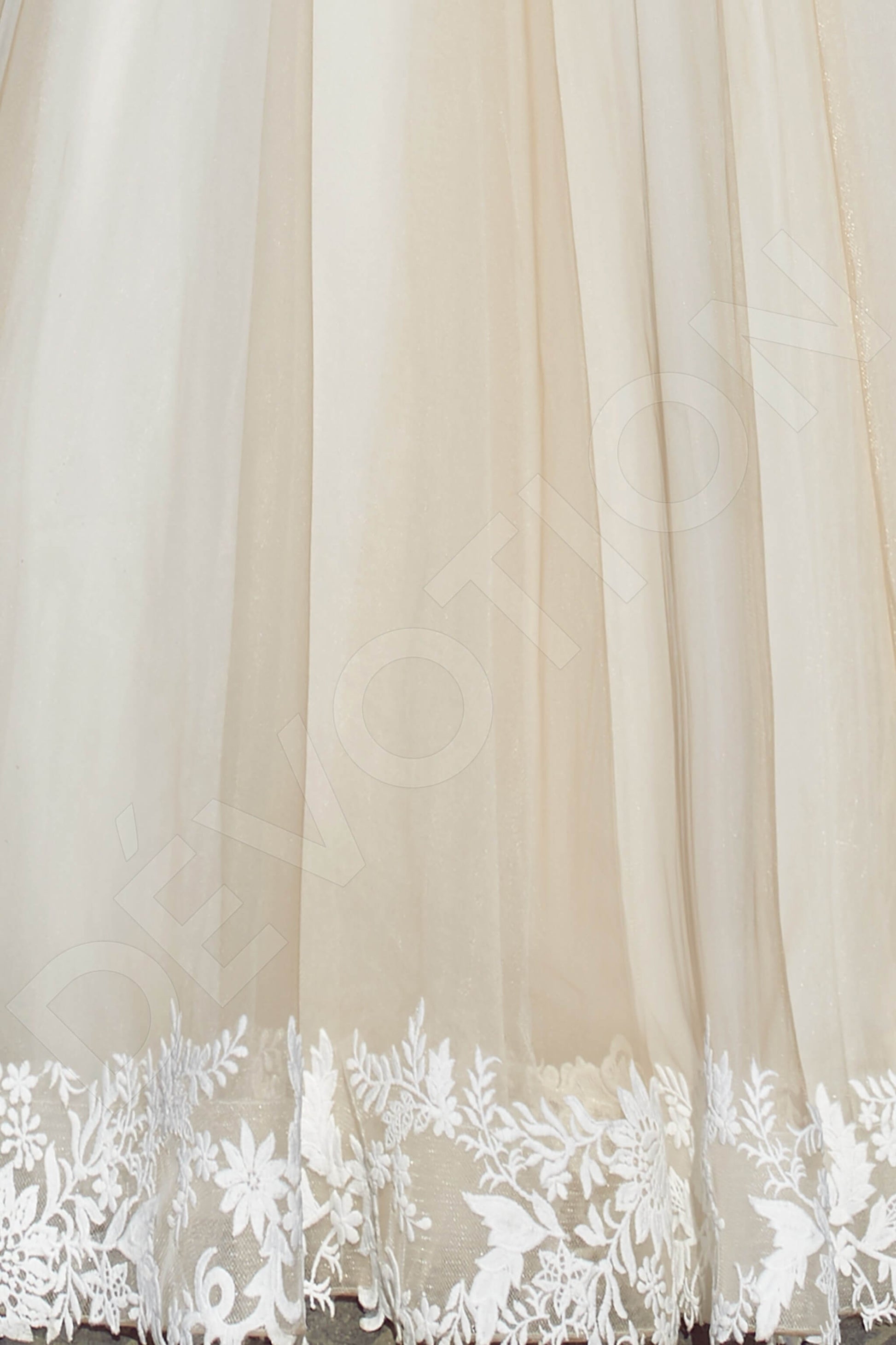 Pelly Princess/Ball Gown Straight across Ivory Wedding dress