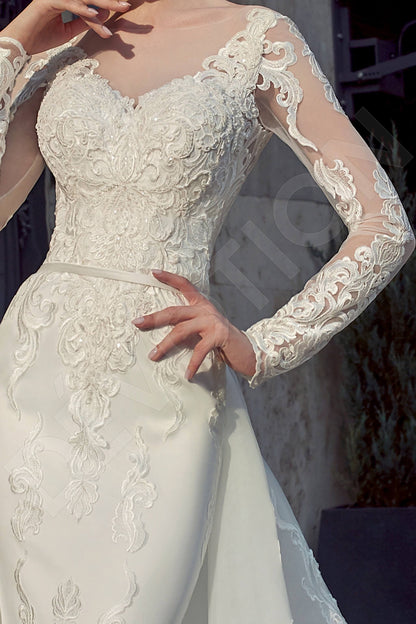 Ortella Full back A-line Long sleeve Wedding Dress 4