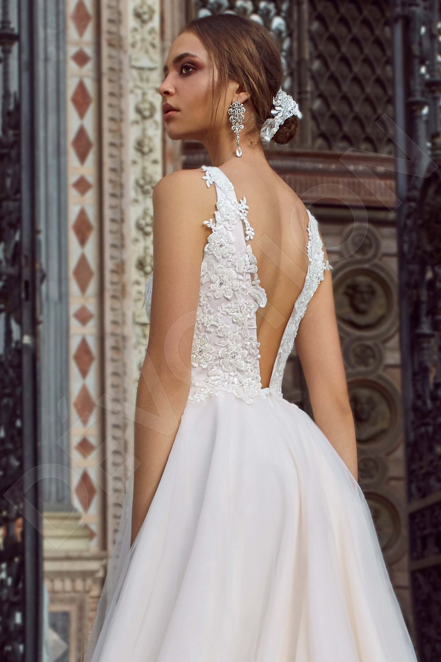 Gelaria Open back A-line Sleeveless Wedding Dress 3