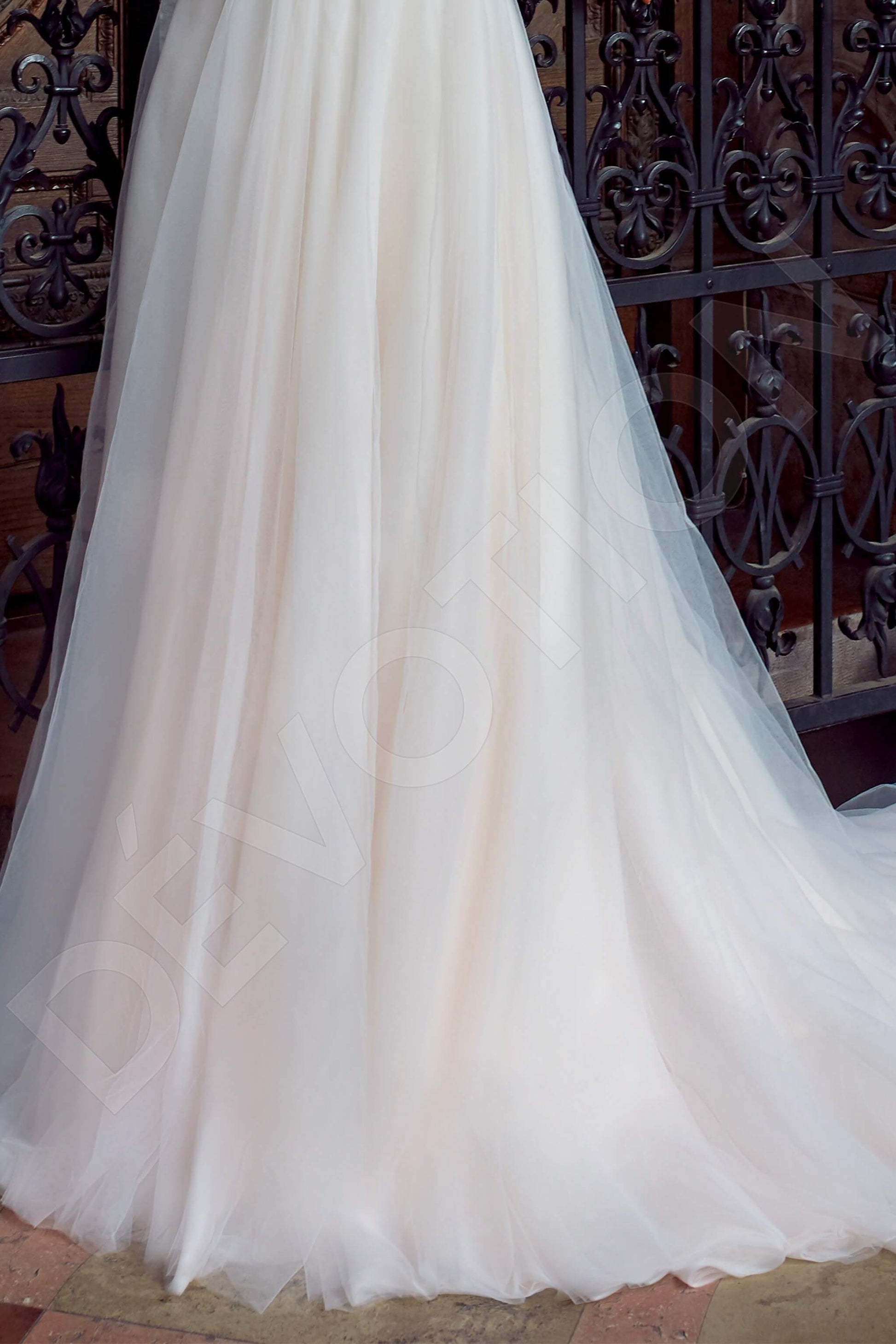 Gelaria A-line Scoop Milk Wedding dress