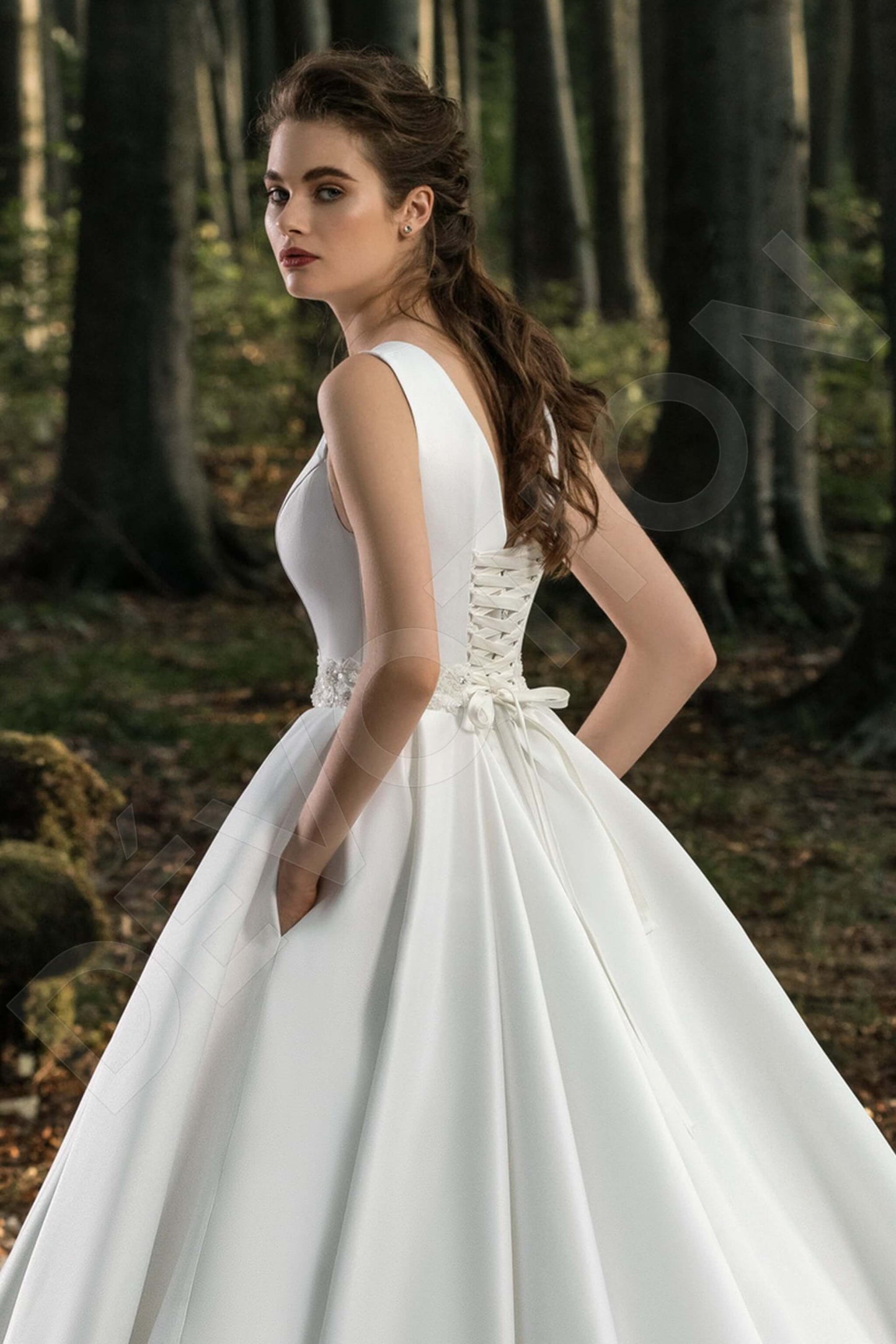 Taja Full back A-line Sleeveless Wedding Dress 3