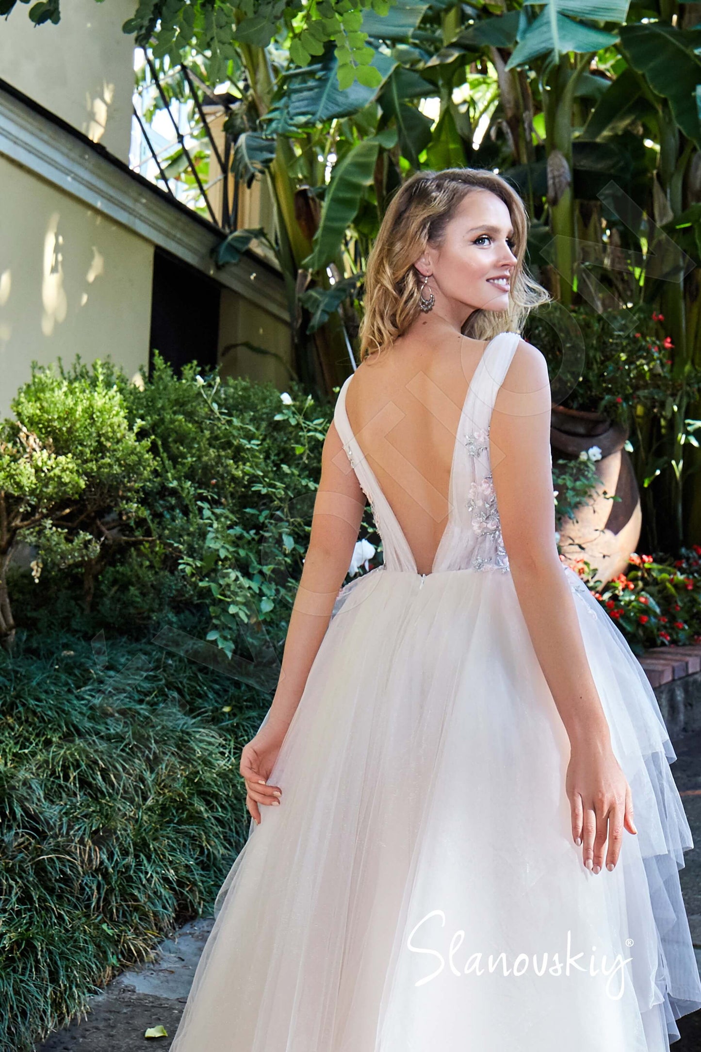 Marketta Open back A-line Sleeveless Wedding Dress 4
