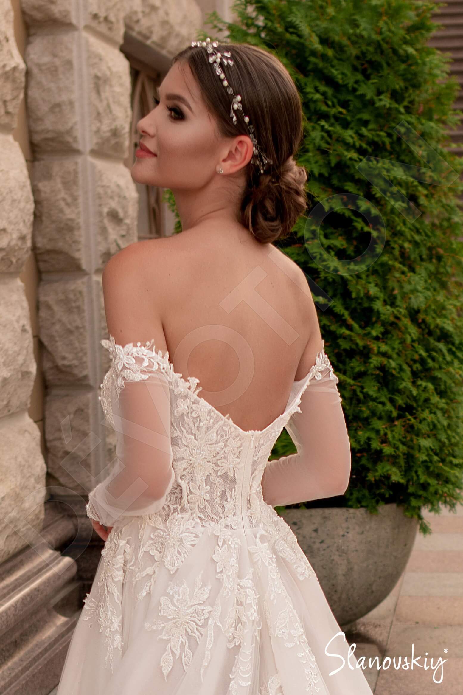 Alienor A-line Off-shoulder/Drop shoulders Ivory Milk Wedding dress