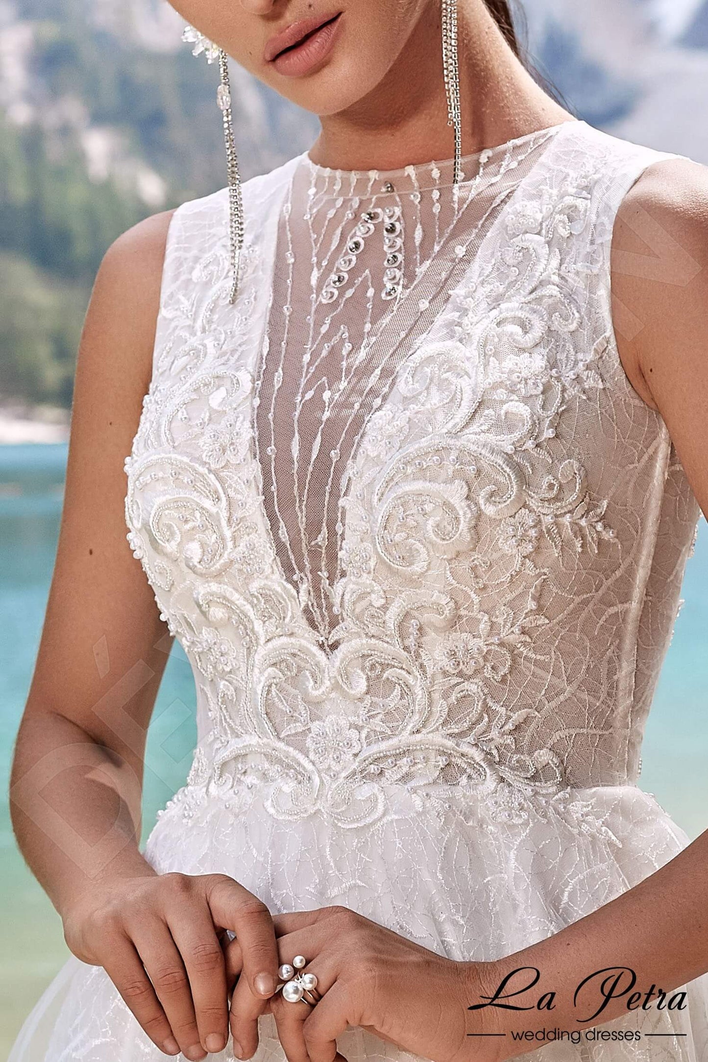 Helenya Full back A-line Sleeveless Wedding Dress 3