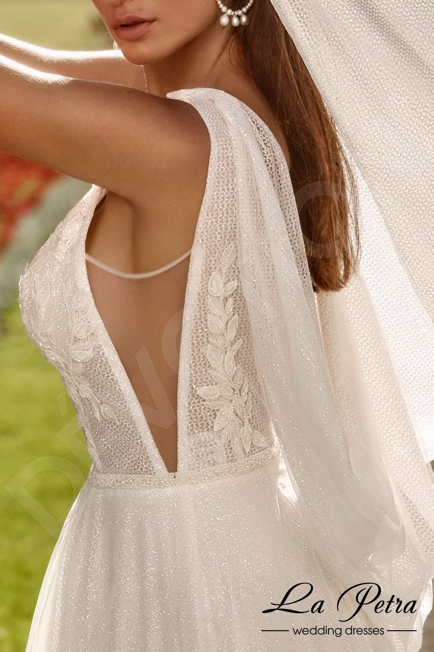 Rosetine A-line V-neck Milk Wedding dress