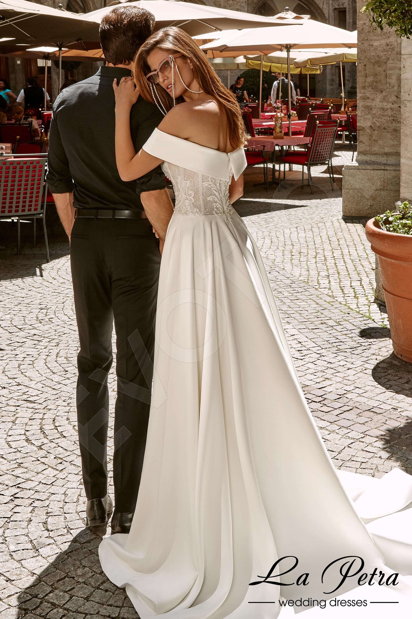 Areta Open back A-line Sleeveless Wedding Dress Front
