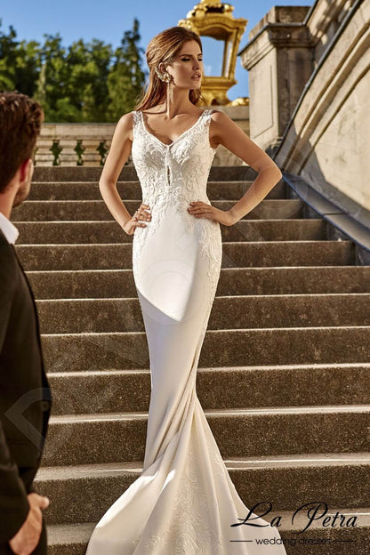 Vinettia Open back Trumpet/Mermaid Sleeveless Wedding Dress Front