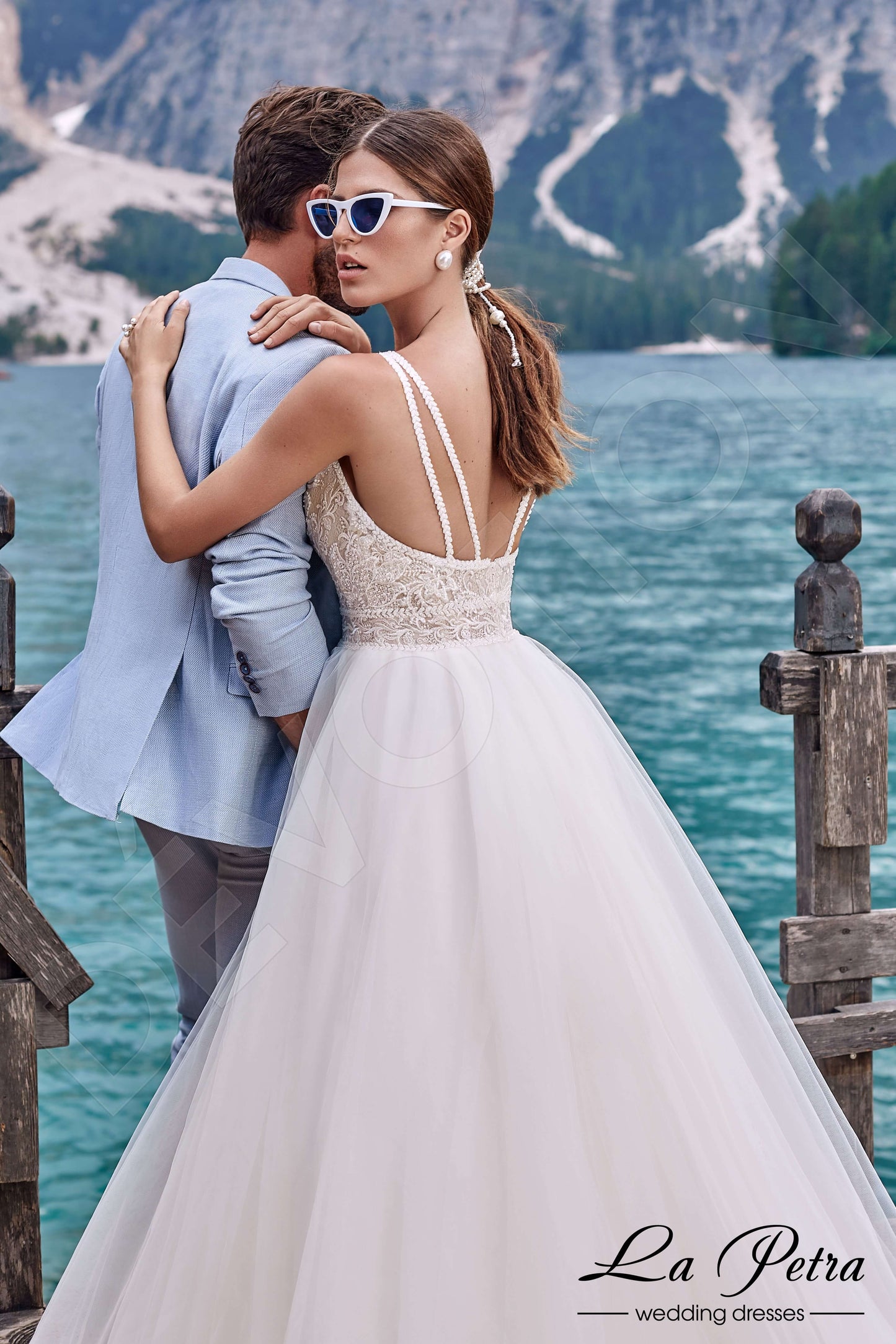 Mirajana Open back A-line Sleeveless Wedding Dress 4