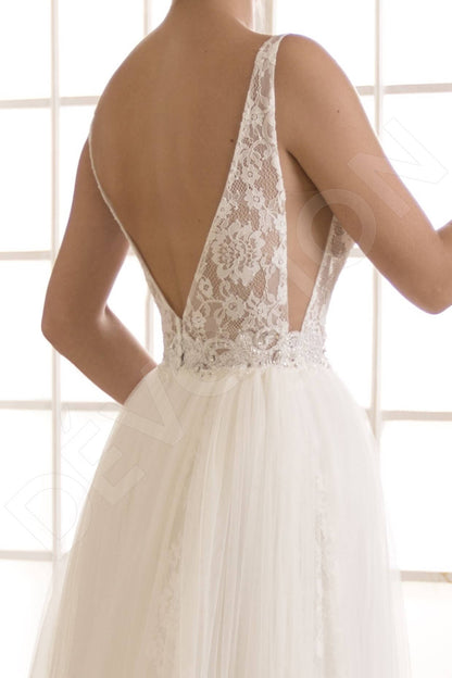 Berenice Open back A-line Sleeveless Wedding Dress 3