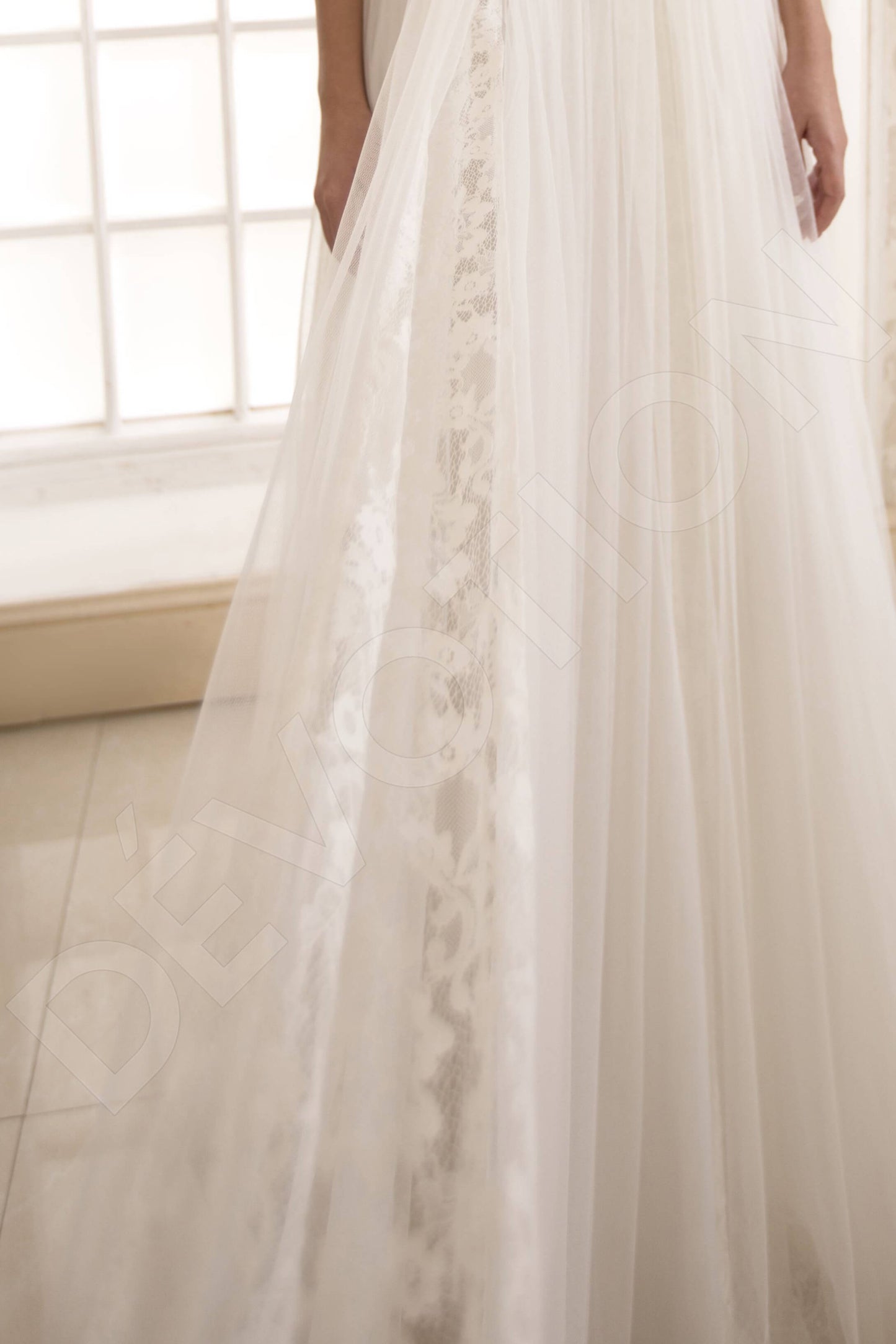 Berenice Open back A-line Sleeveless Wedding Dress 4