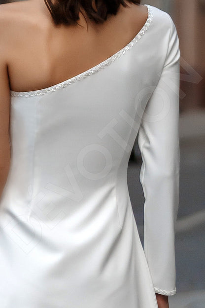 Hettie Full back A-line Long sleeve Wedding Dress 3