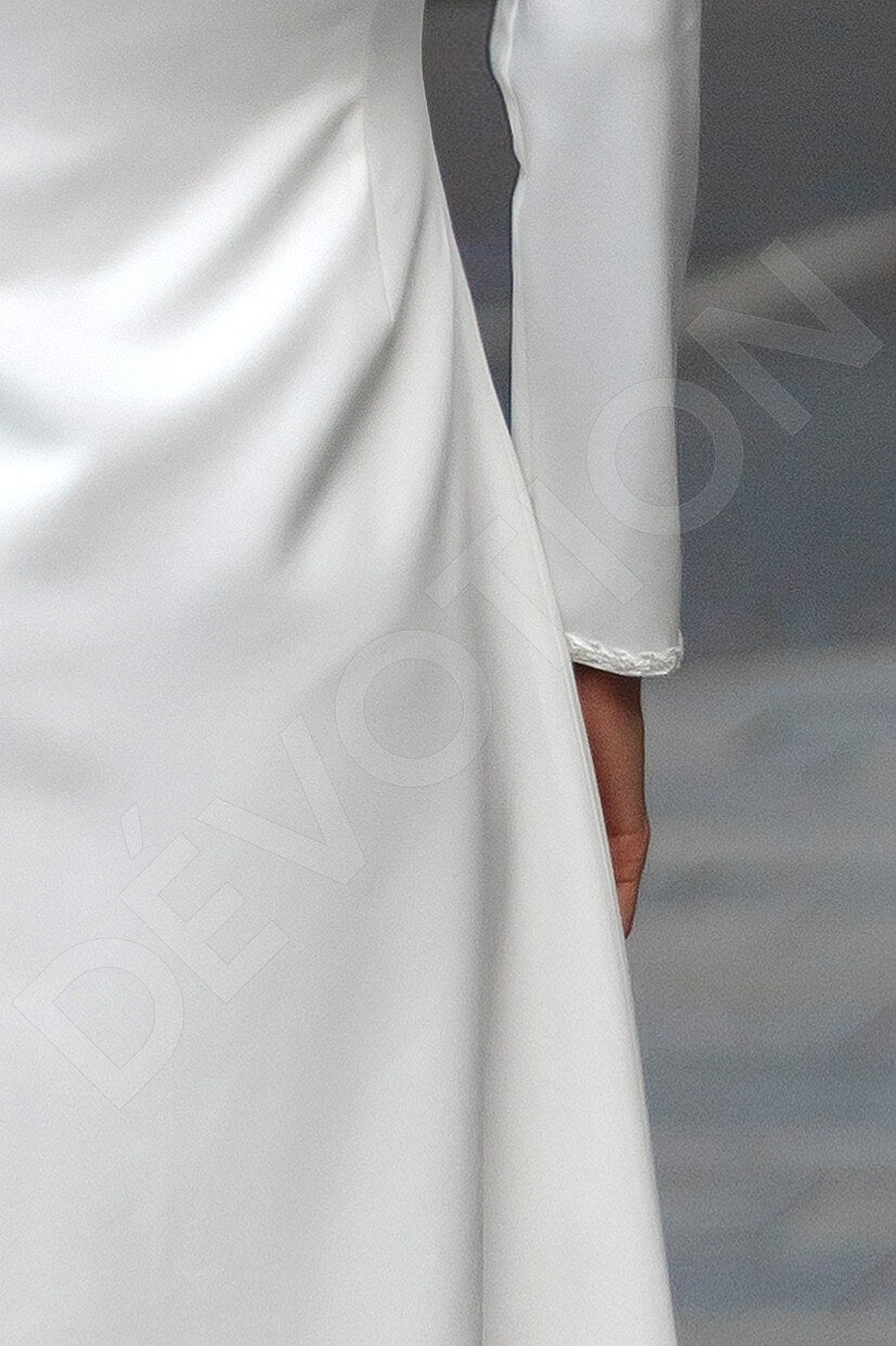 Hettie Full back A-line Long sleeve Wedding Dress 4