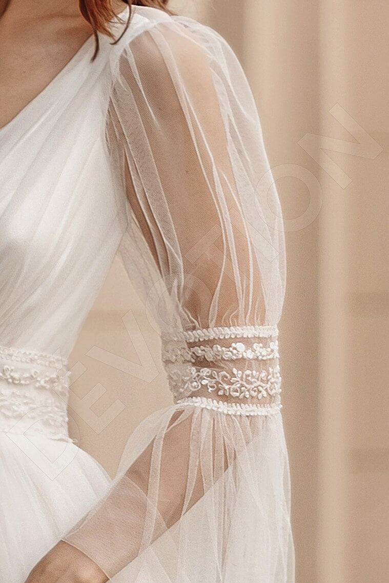 Arinella A-line V-neck Ivory Wedding dress