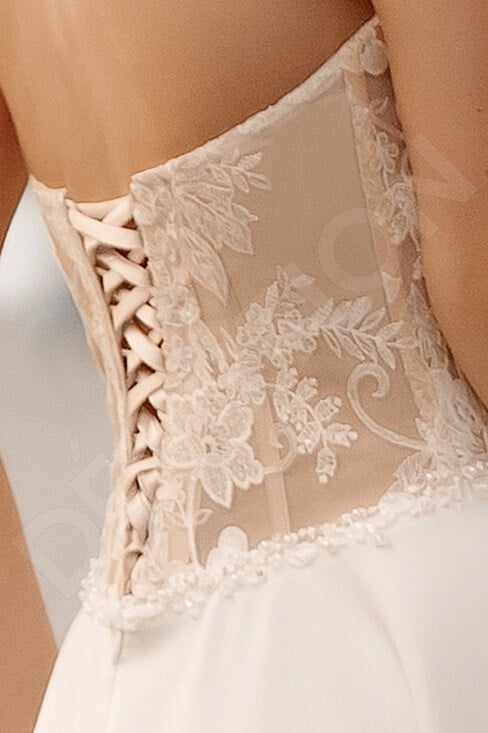 Pumila Open back A-line Sleeveless Wedding Dress 5