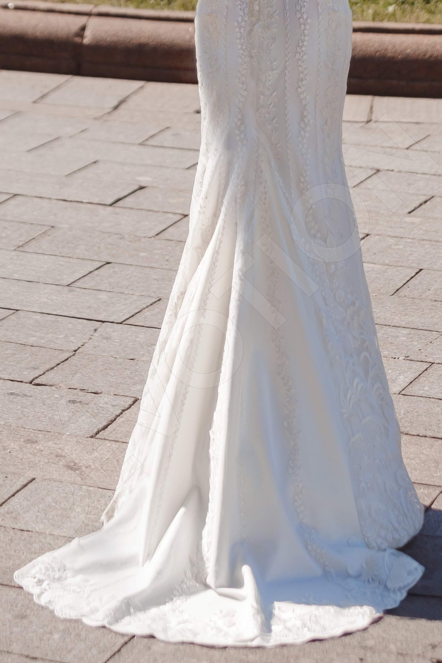 Azolata Full back Trumpet/Mermaid Long sleeve Wedding Dress 5