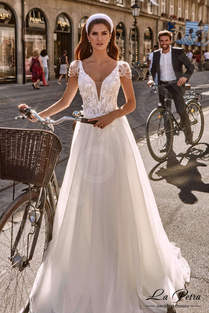Mirte Open back A-line Sleeveless Wedding Dress Front