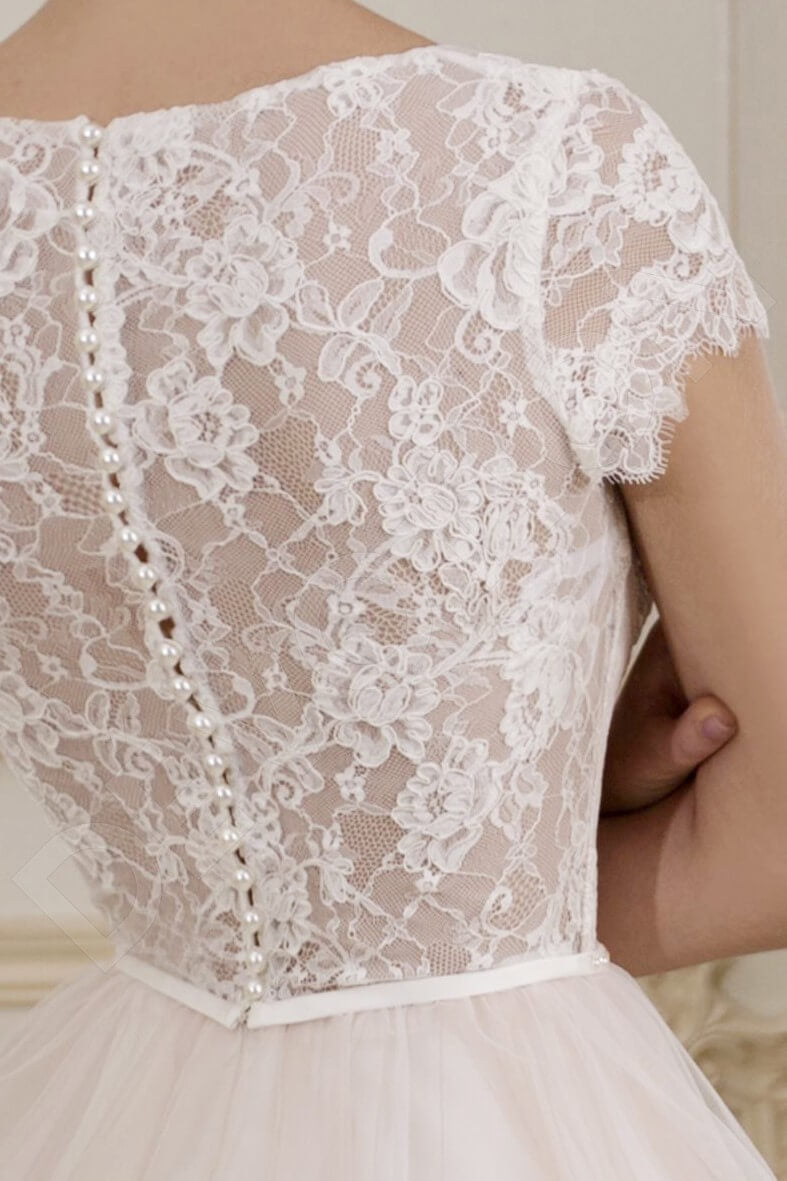 Lynn Full back A-line Short/ Cap sleeve Wedding Dress 6