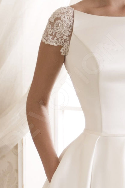 Bertie Full back A-line Short/ Cap sleeve Wedding Dress 6