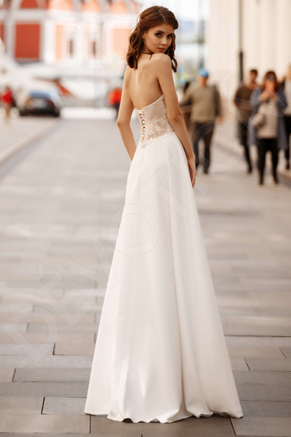 Pumila Open back A-line Sleeveless Wedding Dress Back
