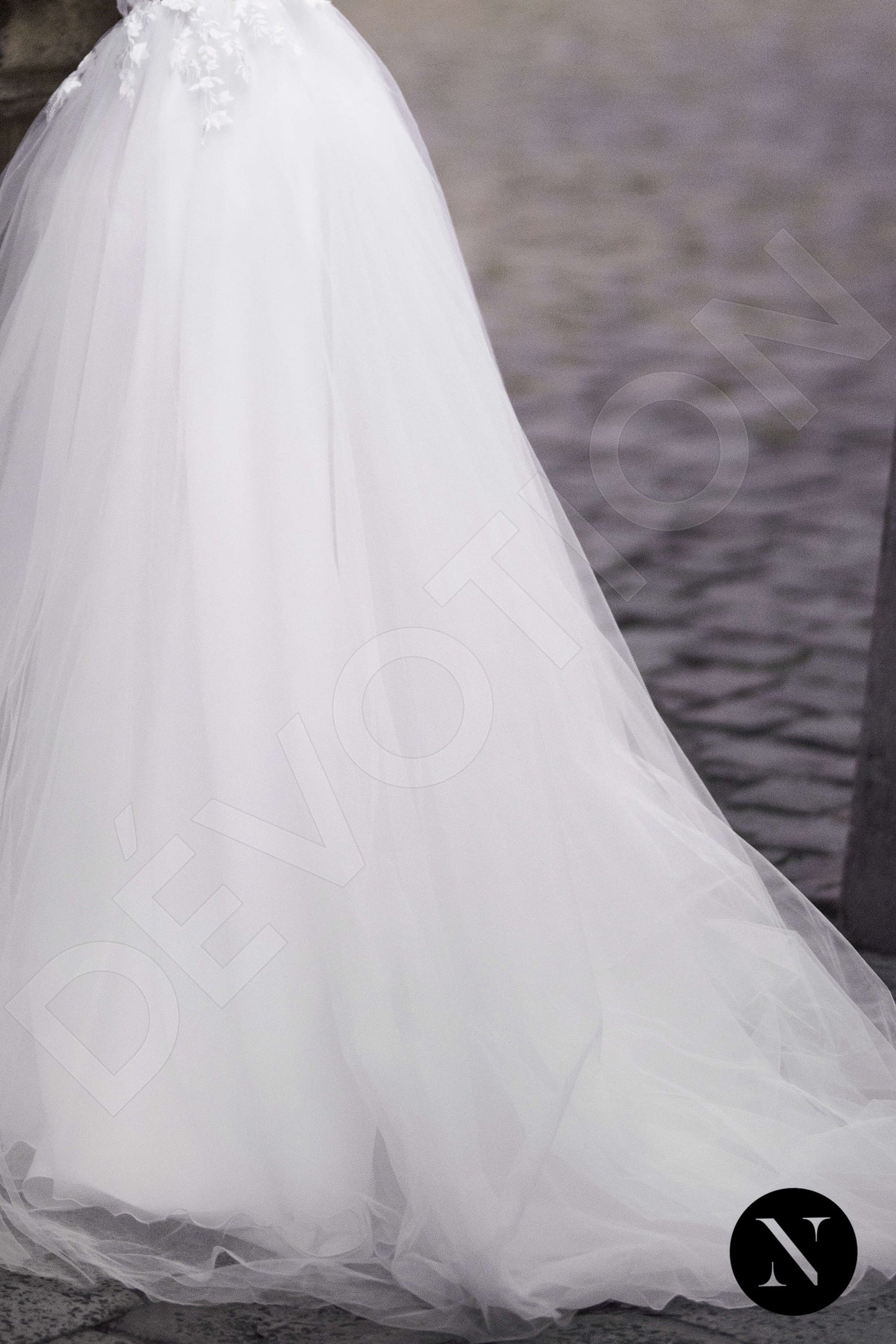 Flore Open back A-line Short/ Cap sleeve Wedding Dress 4