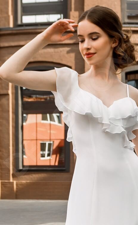 Yunaesa Open back A-line Short/ Cap sleeve Wedding Dress 2