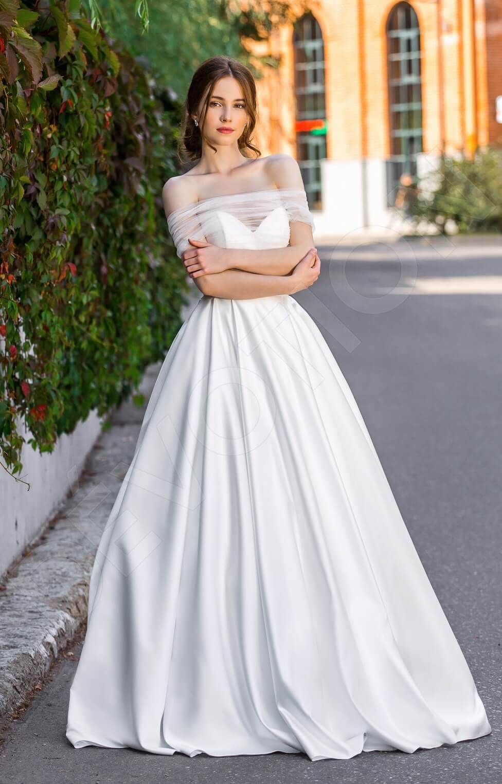 Yatokya Open back A-line Short/ Cap sleeve Wedding Dress Front