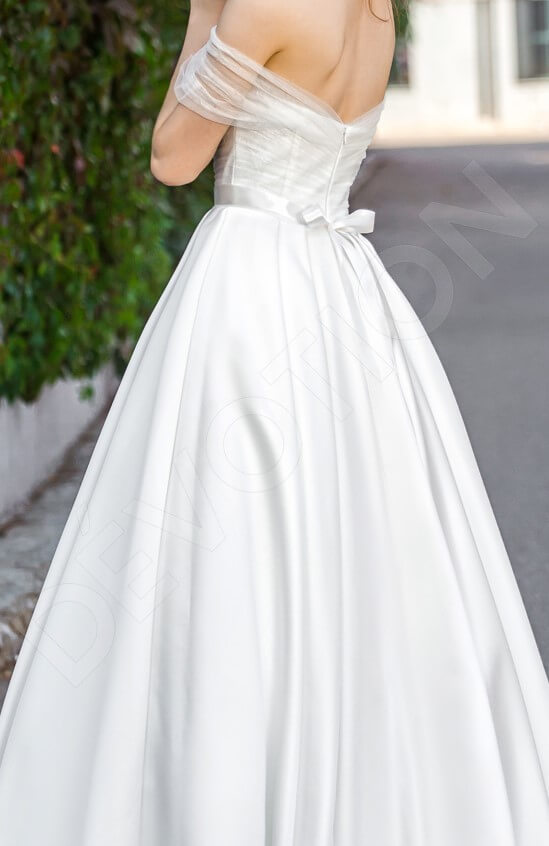 Yatokya Open back A-line Short/ Cap sleeve Wedding Dress 5