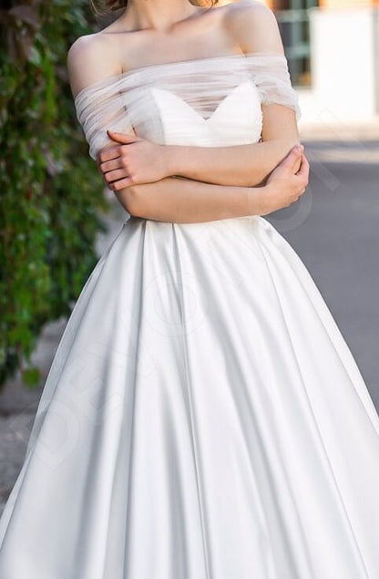 Yatokya Open back A-line Short/ Cap sleeve Wedding Dress 4