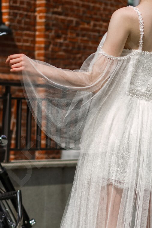 Taenya A-line Semi-Sweetheart Ivory Wedding dress
