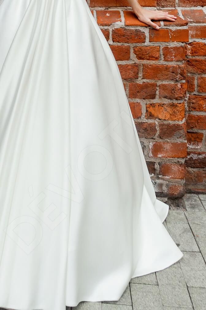 Artimo Open back A-line Strapless Wedding Dress 3