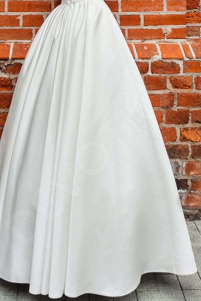 Artimo Open back A-line Strapless Wedding Dress 4