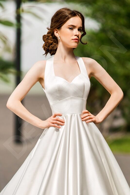 Alyndra Open back A-line Straps Wedding Dress 5